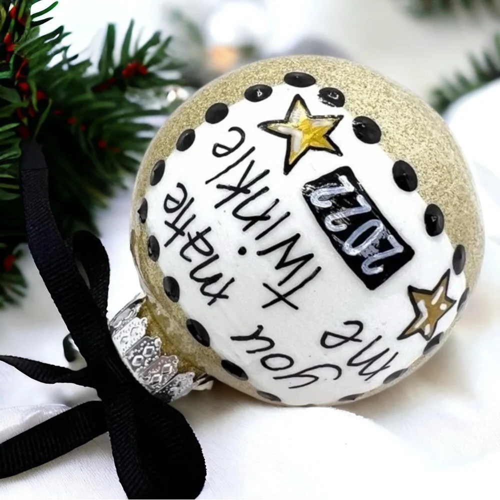 Christmas Ornament: 